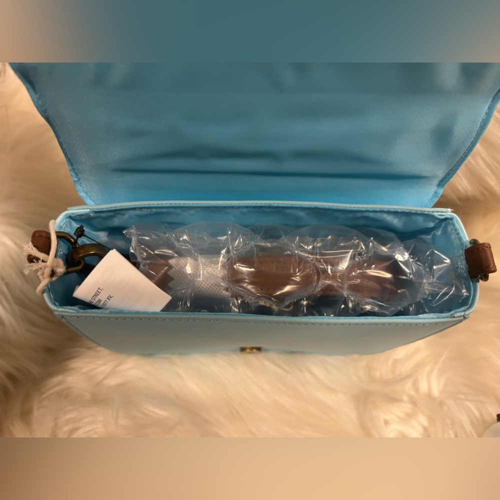 Loungefly Disney Pixar Up Carl & Ellie Picnic Crossbody Bag - Picture 7 of 7